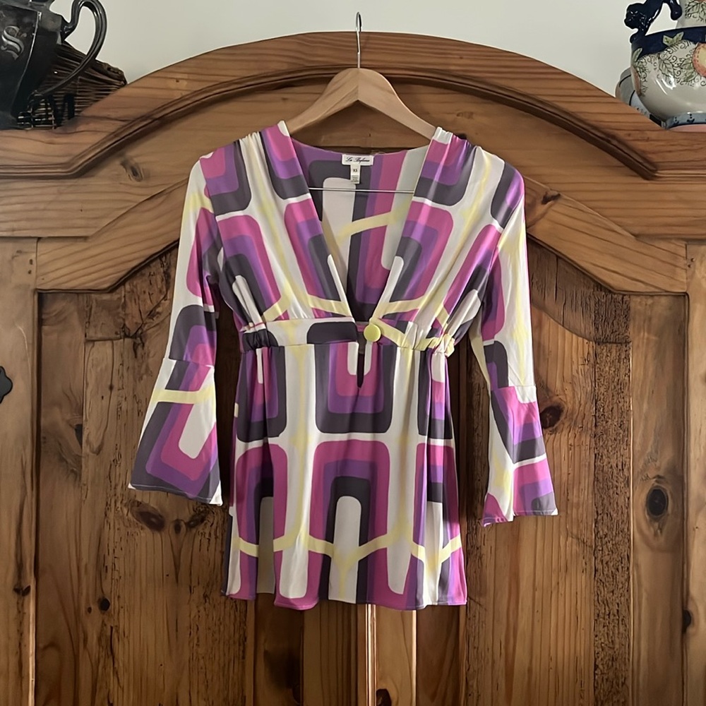 La Befana Women's Printed Deep Plunge Bell Sleeve Tunic Length Top Size: XS